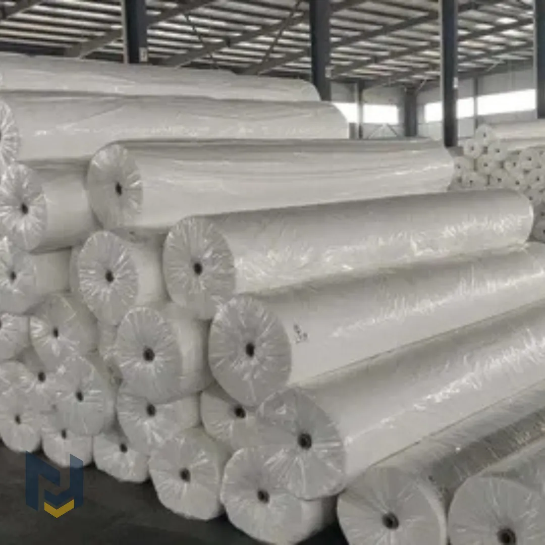 Rouleaux de géotextile PET blanc prêts pour livraison